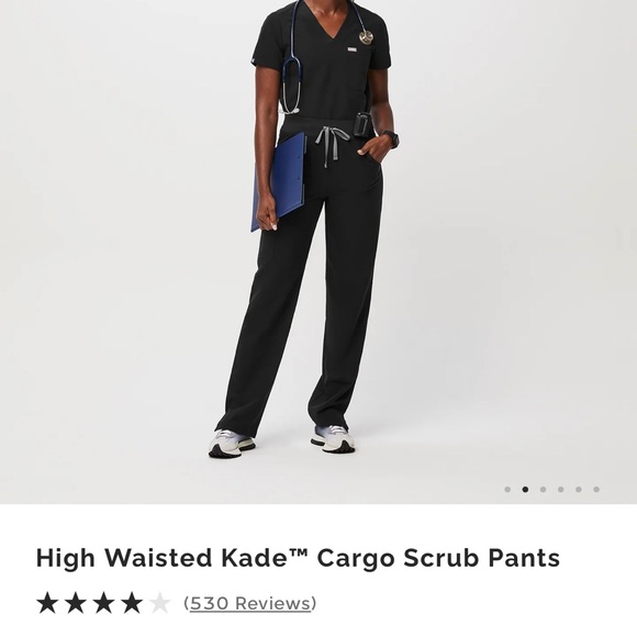 FIGS high waited cargo scrub pant - Picture 2 of 3